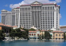 LE CAESARS PALACE DE LAS VEGAS RÉNOVE UNE PARTIE DE SON HÔTEL POUR CÉLÉBRER SES 50 ANS D’EXISTENCE. (1).jpg